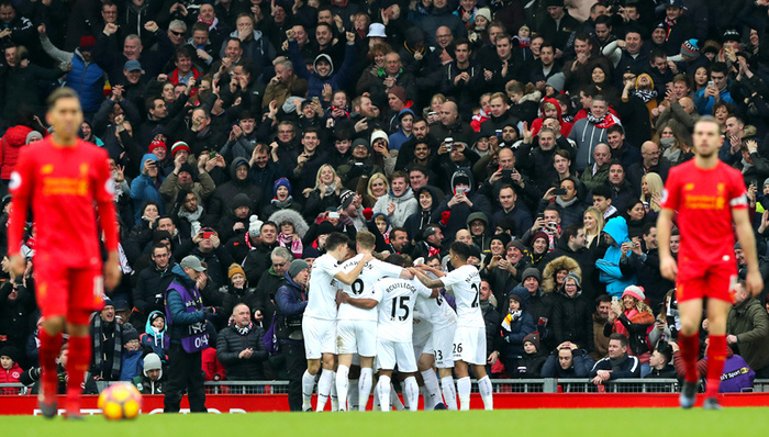 手感火热！小巴里·布朗首节3记三分球轰下11分1板1助1断