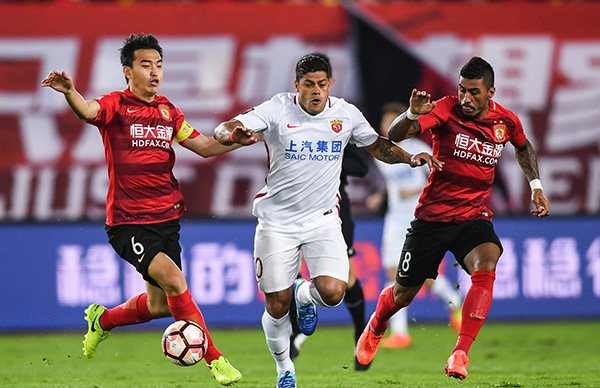 2025 赛季回顾：保罗·斯肯斯以 100 哩以上的速球在季后赛完成了单局三连K