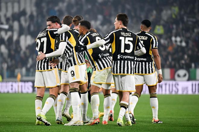 户郷翔征接受久保康生的一对一特训：「从基础重新开始，这很重要」｜日职